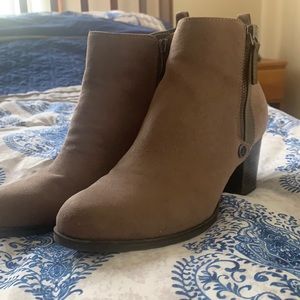 Liz Claiborne refined comfort brown ankle boot